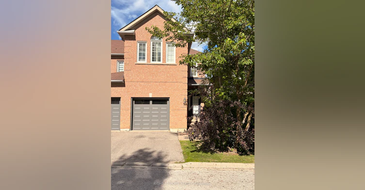 7-2 Mary Gapper Crescent, Richmond Hill, ON, L4C 0J4