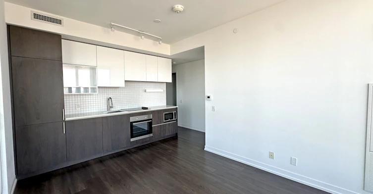 2902-950 Portage Parkway, Vaughan, ON, L4K 0J7 - 4