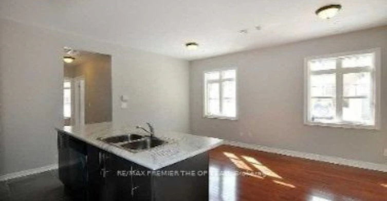 3-10 Church Street N, Richmond Hill, ON, L4C 3E7 - 4