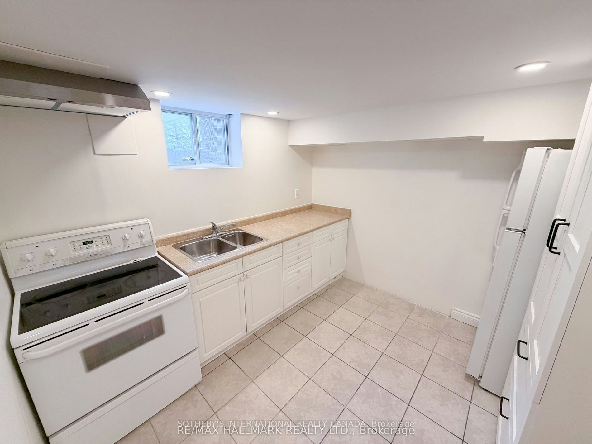 338 Demaine Crescent, Richmond Hill, ON, L4C 2W5 - 7