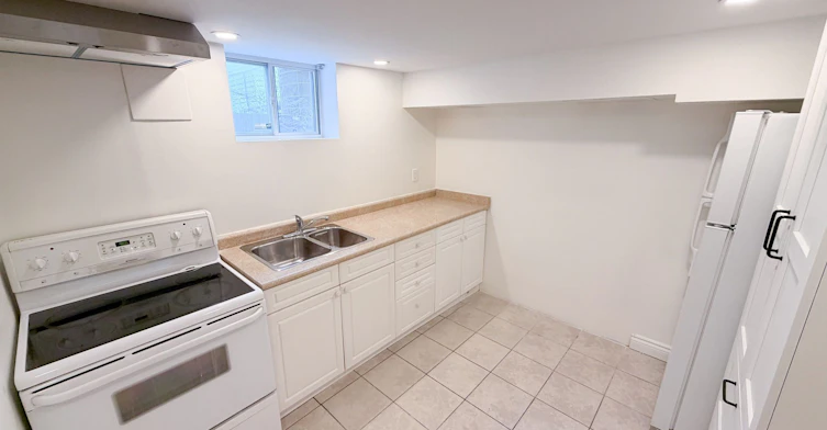 338 Demaine Crescent, Richmond Hill, ON, L4C 2W5 - 7