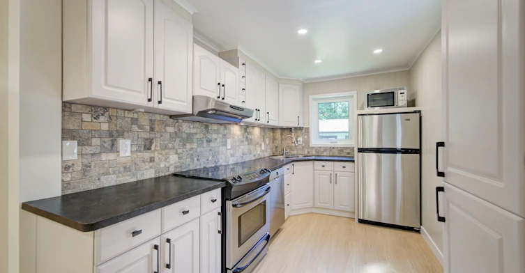 65 Cooks Bay Drive, Georgina, ON, L4P 1L9 - 6
