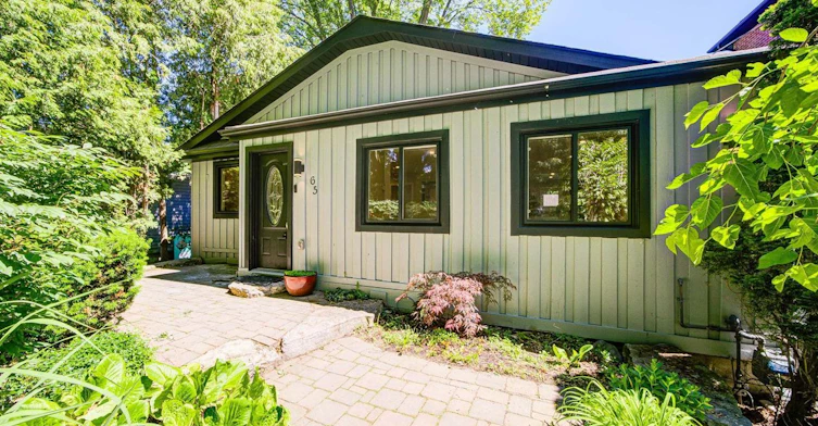 65 Cooks Bay Drive, Georgina, ON, L4P 1L9
