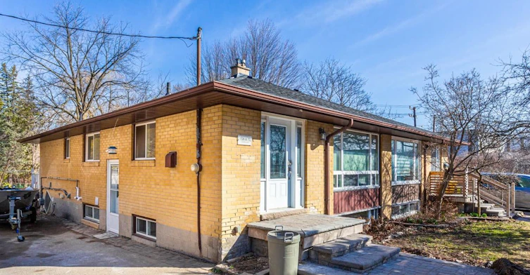 72B Dunning Avenue, Aurora, ON, L4G 1A3