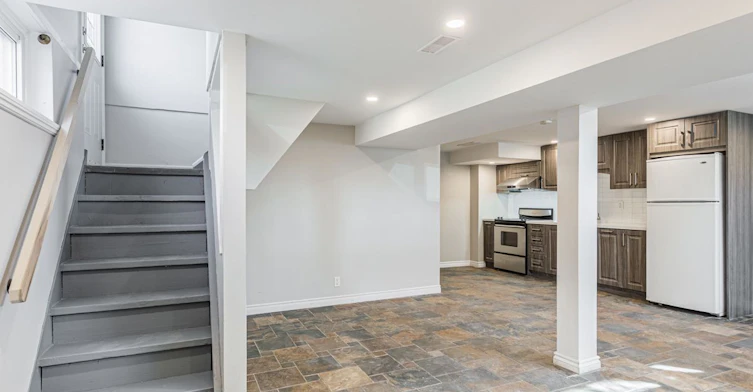 72B Dunning Avenue, Aurora, ON, L4G 1A3 - 2