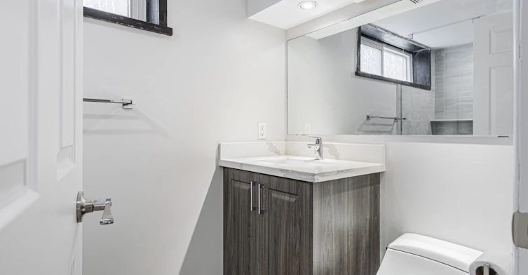 72B Dunning Avenue, Aurora, ON, L4G 1A3 - 11