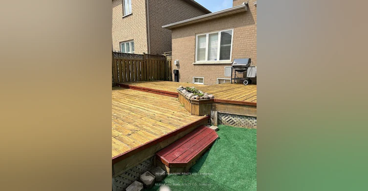 15 Magenta Street, Richmond Hill, ON, L4B 4H2 - 15