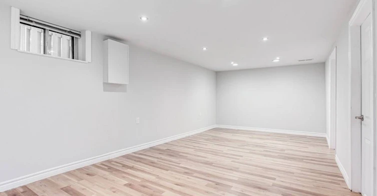 260 Demaine (Bsmt) Crescent, Richmond Hill, ON, L4C 2W5 - 2