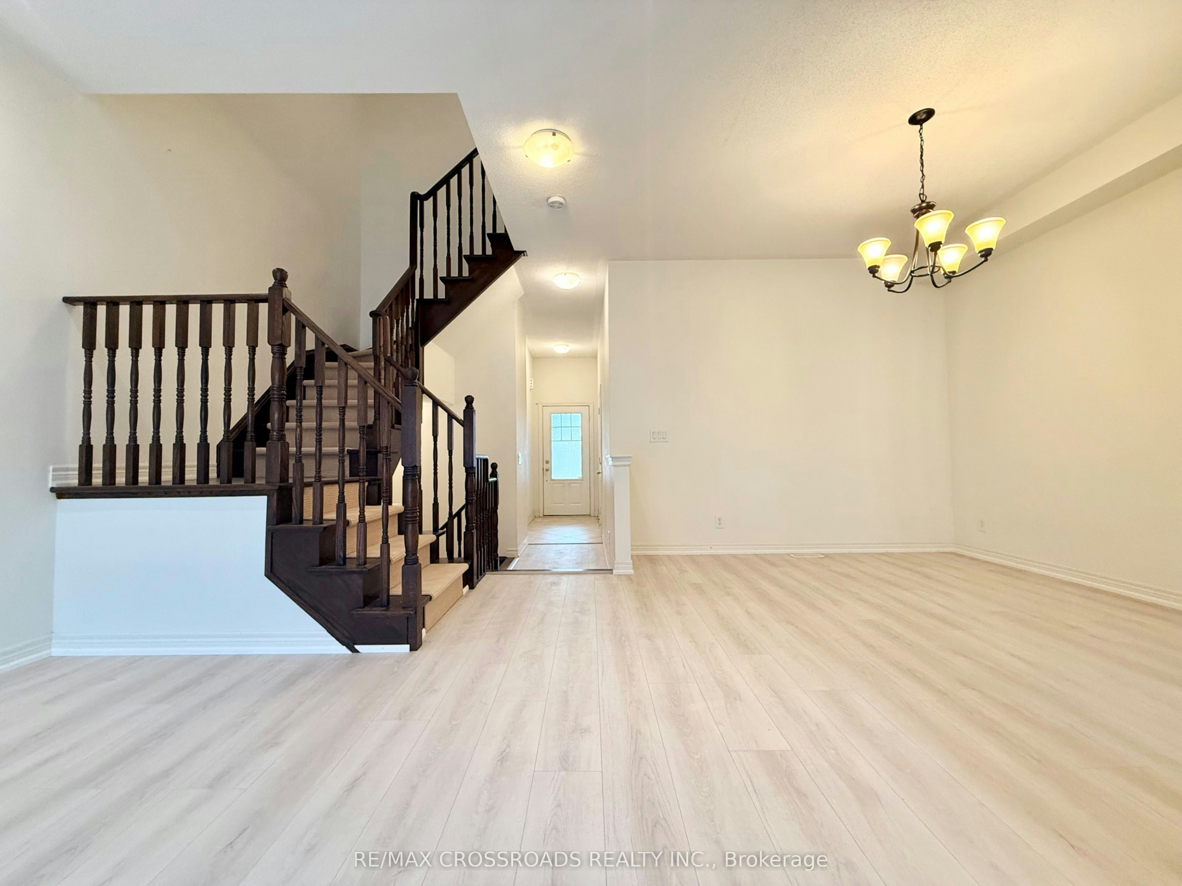 158 Harvest Hills Boulevard, East Gwillimbury, ON, L9N 0C1 - 3