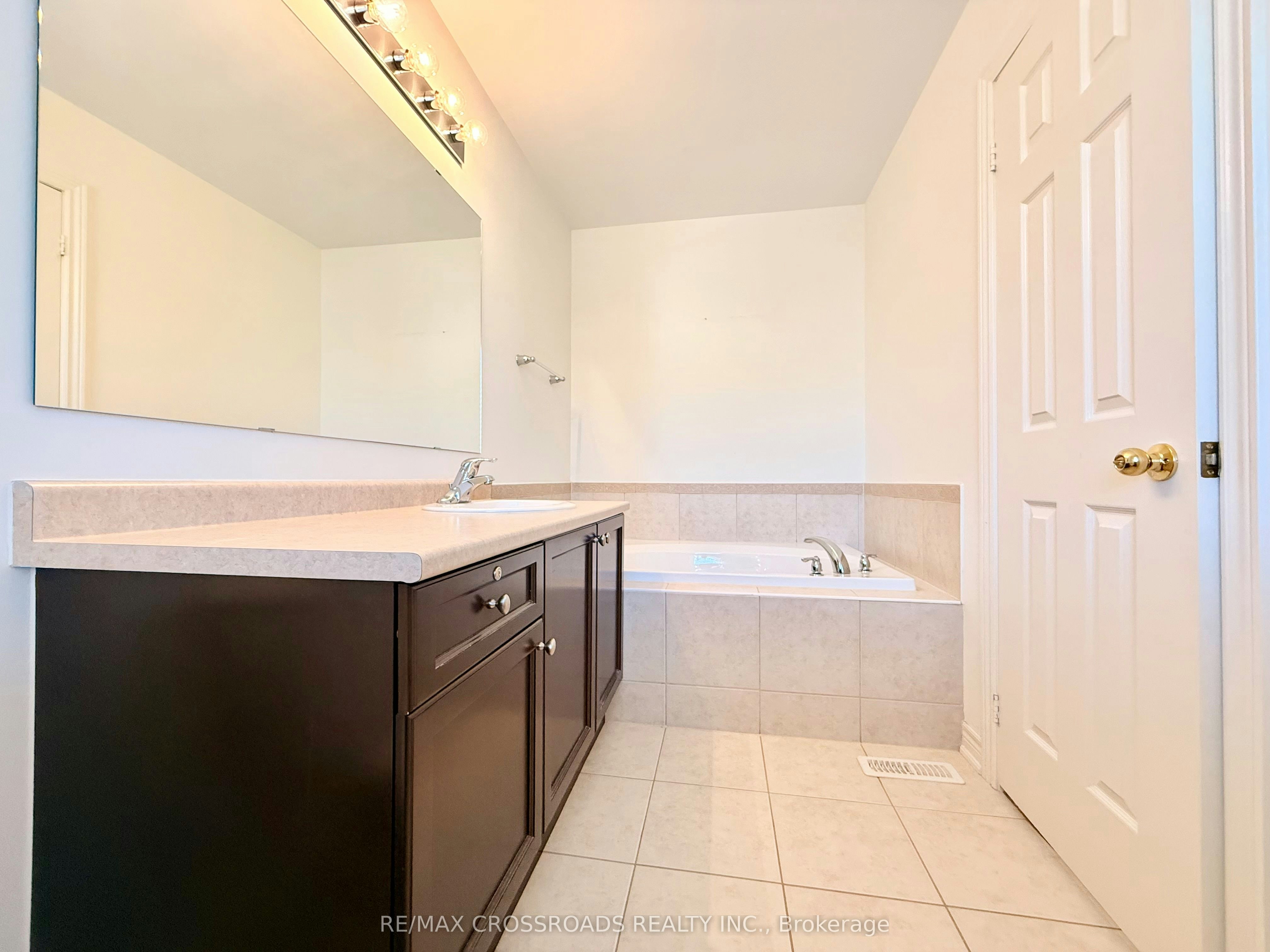 158 Harvest Hills Boulevard, East Gwillimbury, ON, L9N 0C1 - 13