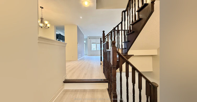 158 Harvest Hills Boulevard, East Gwillimbury, ON, L9N 0C1 - 2