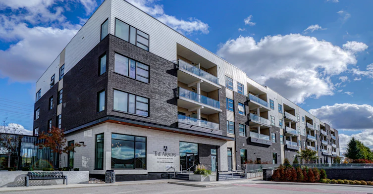 PH 446-555 William Graham Drive W, Aurora, ON, L4G 3H9