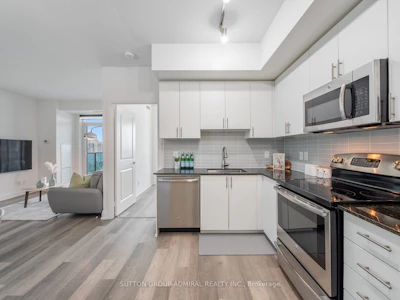 912-7167 Yonge Street - 3