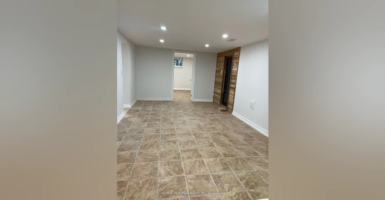 22 Royal Road, Aurora, ON, L4G 1A8 - 7