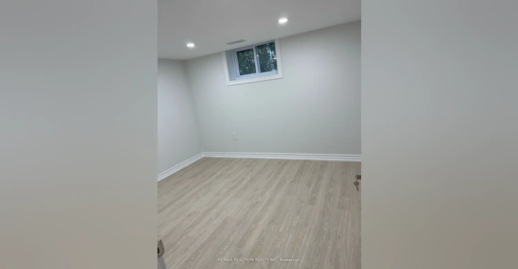 22 Royal Road, Aurora, ON, L4G 1A8 - 10