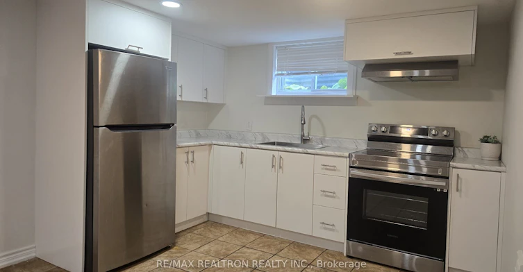 22 Royal Road, Aurora, ON, L4G 1A8 - 6