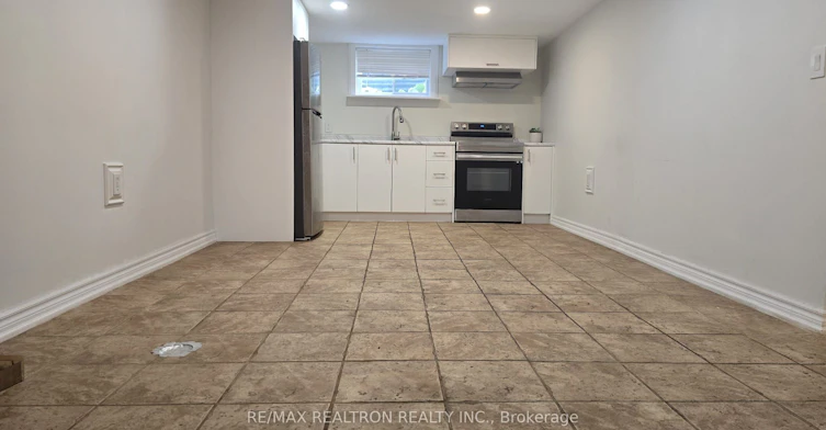 22 Royal Road, Aurora, ON, L4G 1A8 - 5