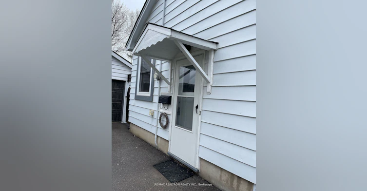 22 Royal Road, Aurora, ON, L4G 1A8 - 3