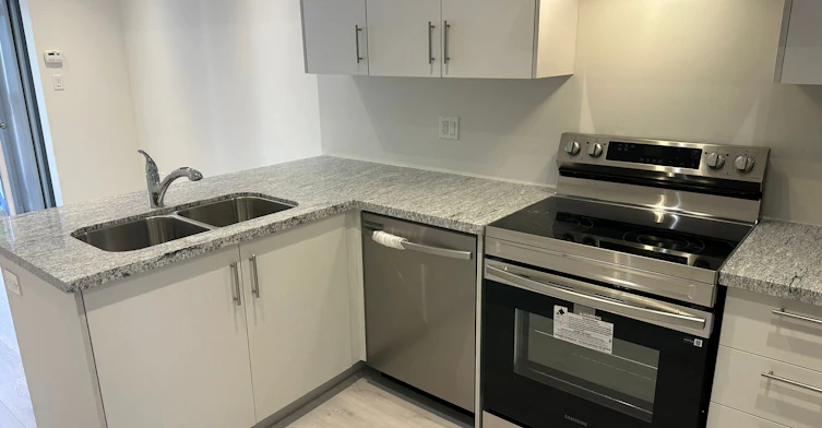241-15100 Yonge Street, Aurora, ON, L5G 4C8 - 8