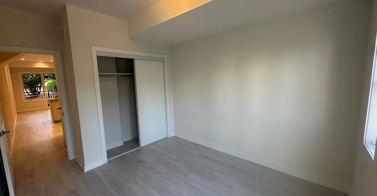 241-15100 Yonge Street, Aurora, ON, L5G 4C8 - 3