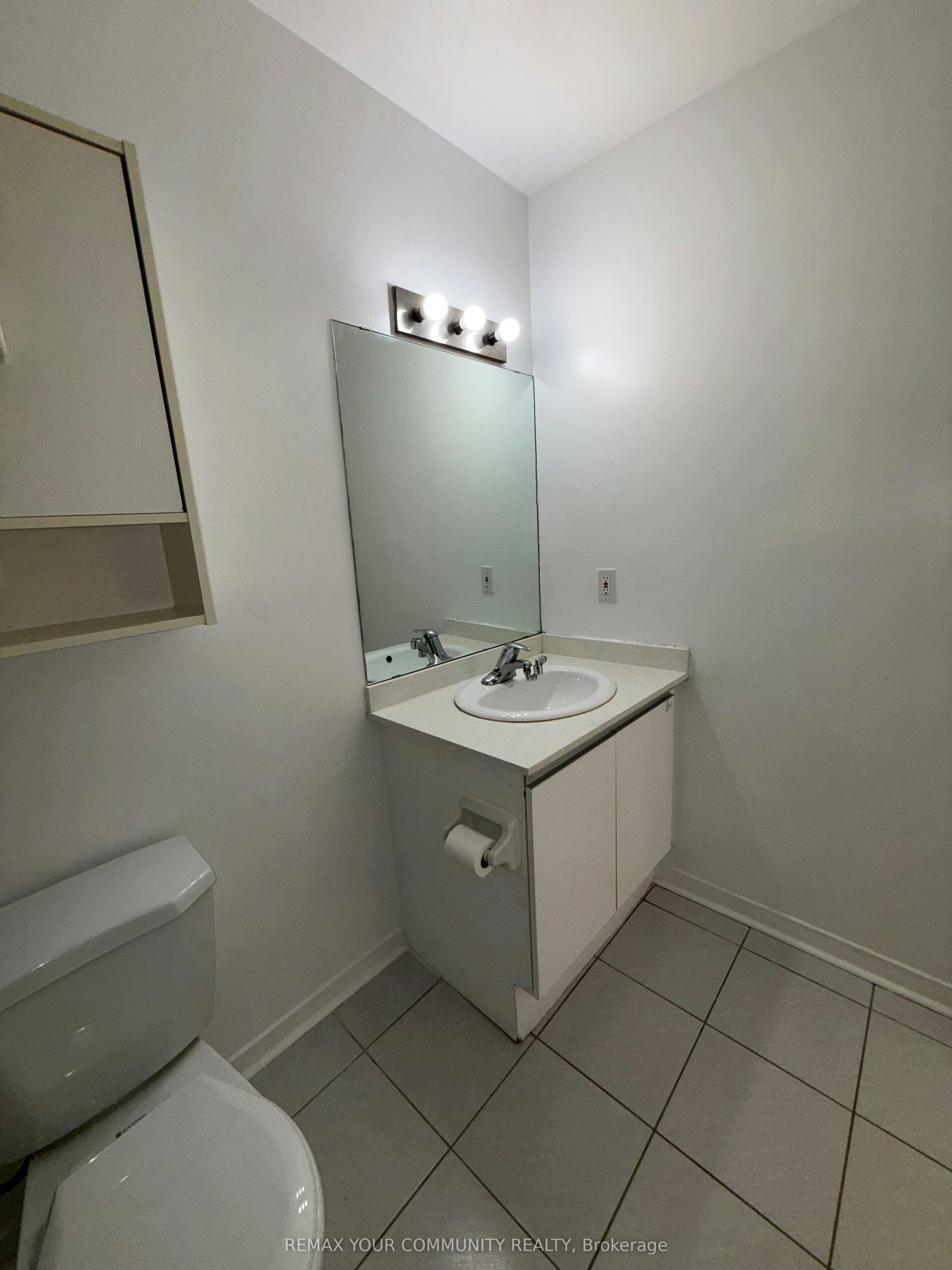 203-72 Lake Avenue, Richmond Hill, ON, L4E 2V4 - 9