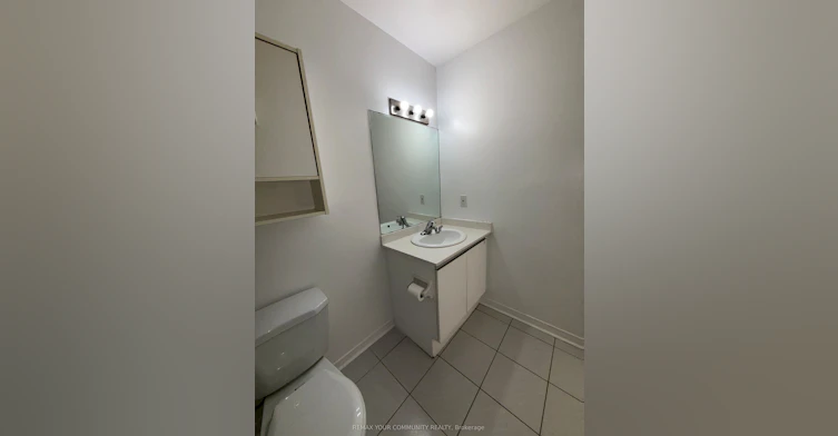 203-72 Lake Avenue, Richmond Hill, ON, L4E 2V4 - 9