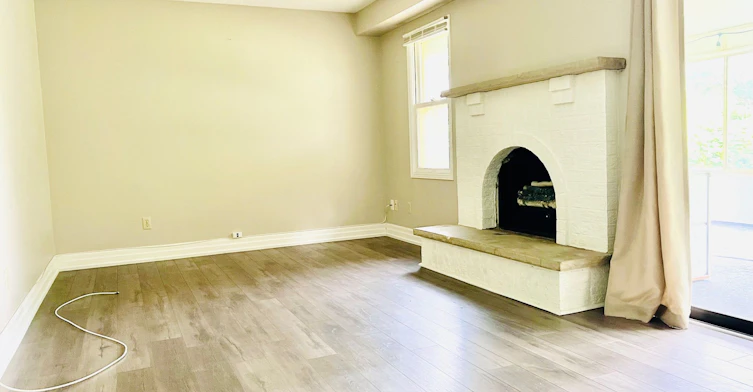 123 Crossland Gate, Newmarket, ON, L3X 1A5 - 4