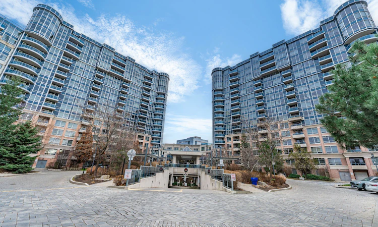 Ph63-23 Cox Boulevard