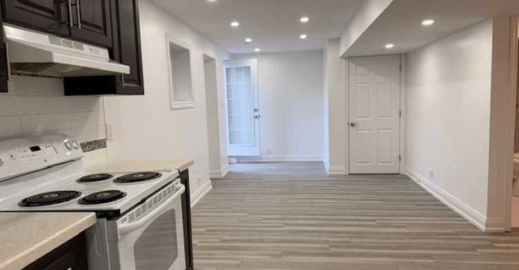 352 Carlissa Run N, Newmarket, ON, L3X 3J9