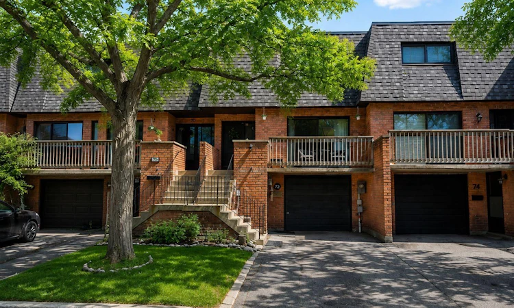 16-72 Ashglen Way