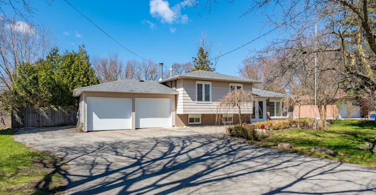 28 Lakeland Crescent, Richmond Hill, ON, L4E 2Z8 - 2