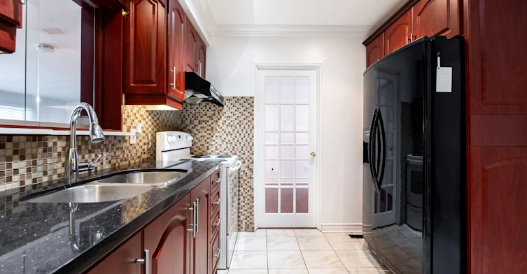 28 Lakeland Crescent, Richmond Hill, ON, L4E 2Z8 - 12