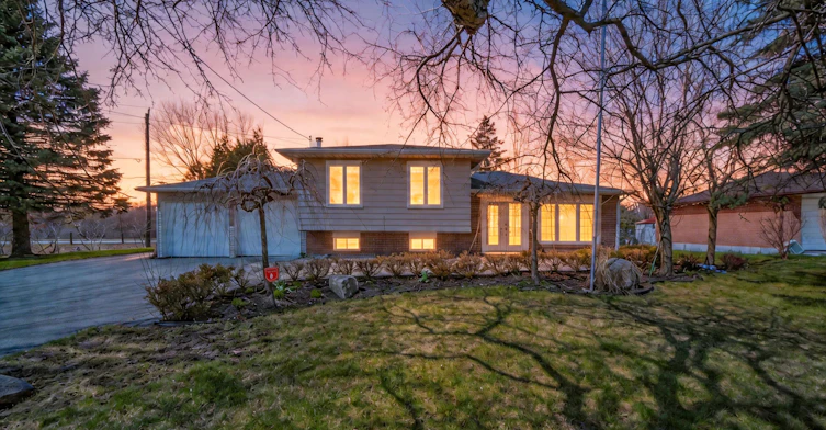 28 Lakeland Crescent, Richmond Hill, ON, L4E 2Z8
