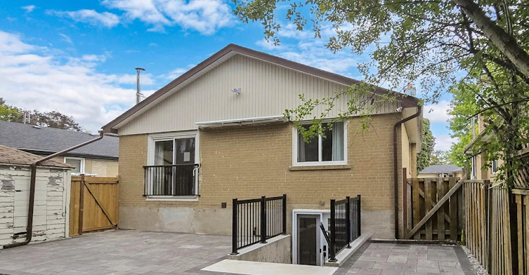 Lower-418 Marybay Crescent, Richmond Hill, ON, L4C 2X4