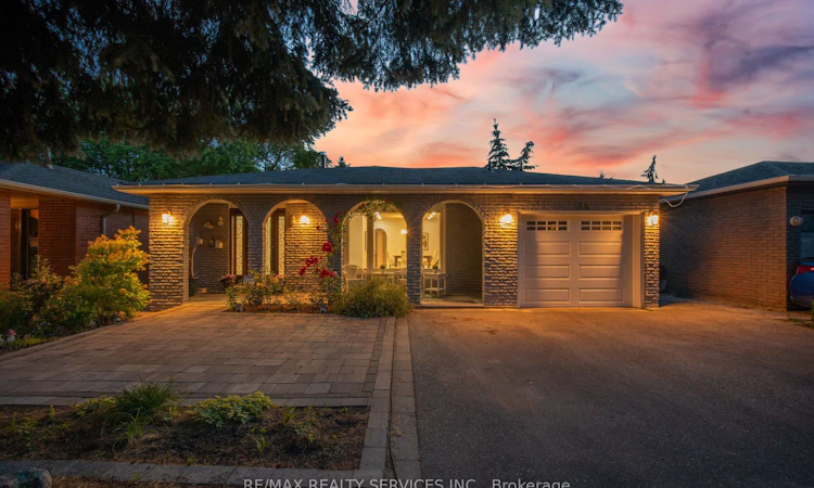 133 Romfield Circuit
