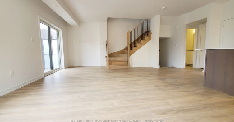 3-15 Lytham Green Circle, Newmarket, ON, L3Y 0H3 - 5