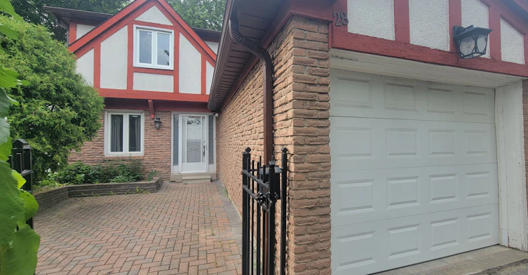 28 Holsworthy Crescent, Markham, ON, L3T 4C6 - 2