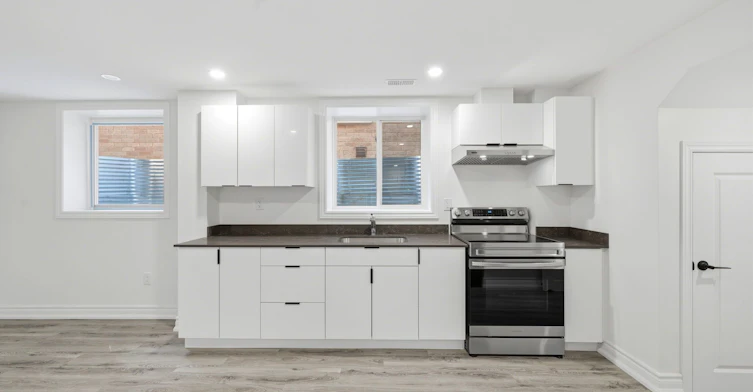 B-55 Bartram Crescent, Bradford West Gwillimbury, ON, L3Z 4L8 - 4