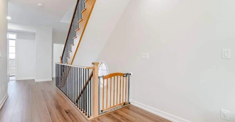 239 Harding Park, Newmarket, ON, L3Y 0E1 - 2