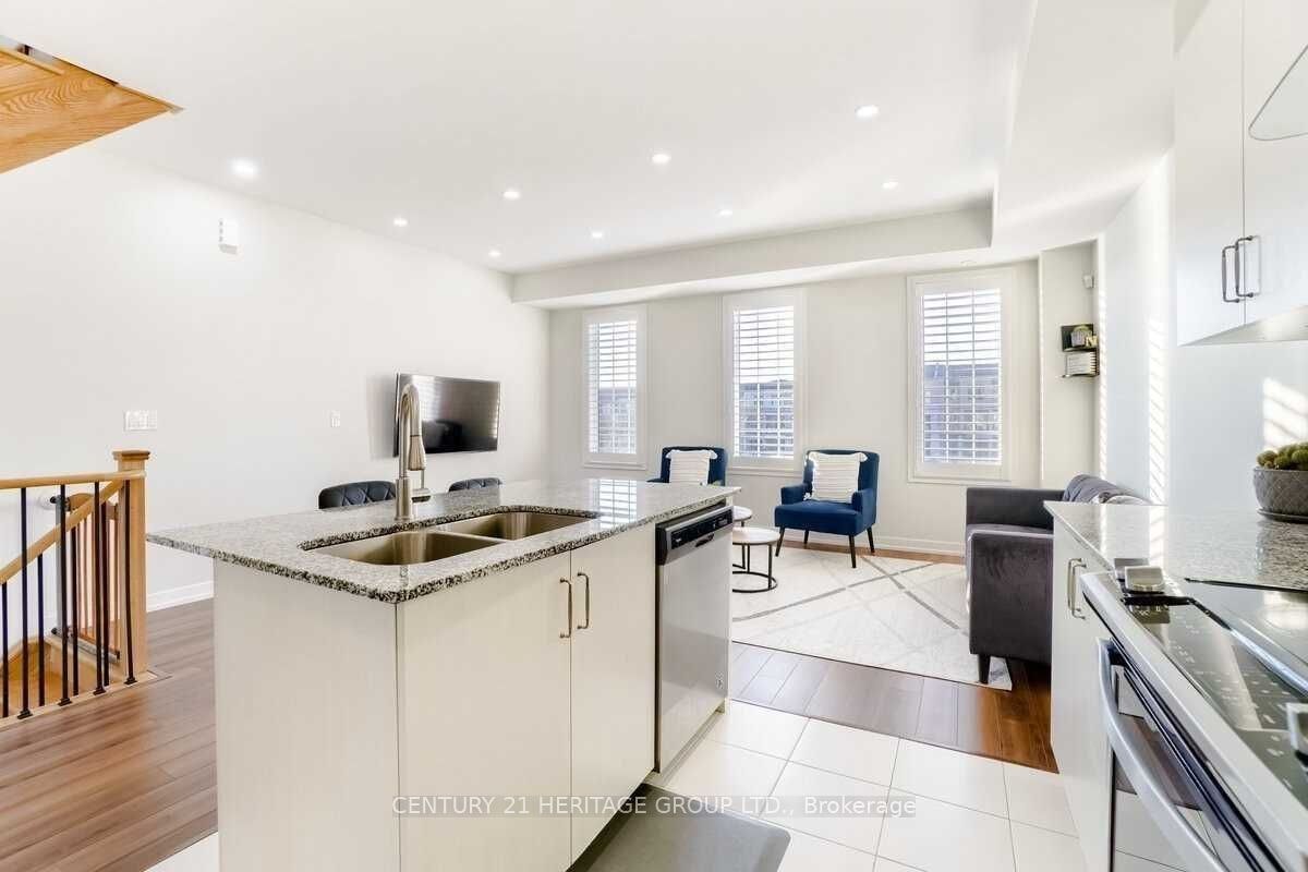 239 Harding Park, Newmarket, ON, L3Y 0E1 - 10