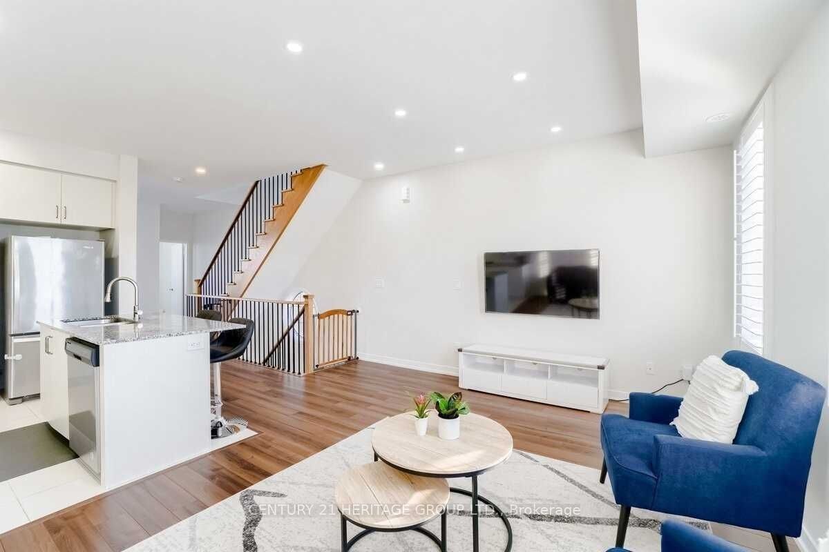 239 Harding Park, Newmarket, ON, L3Y 0E1 - 3