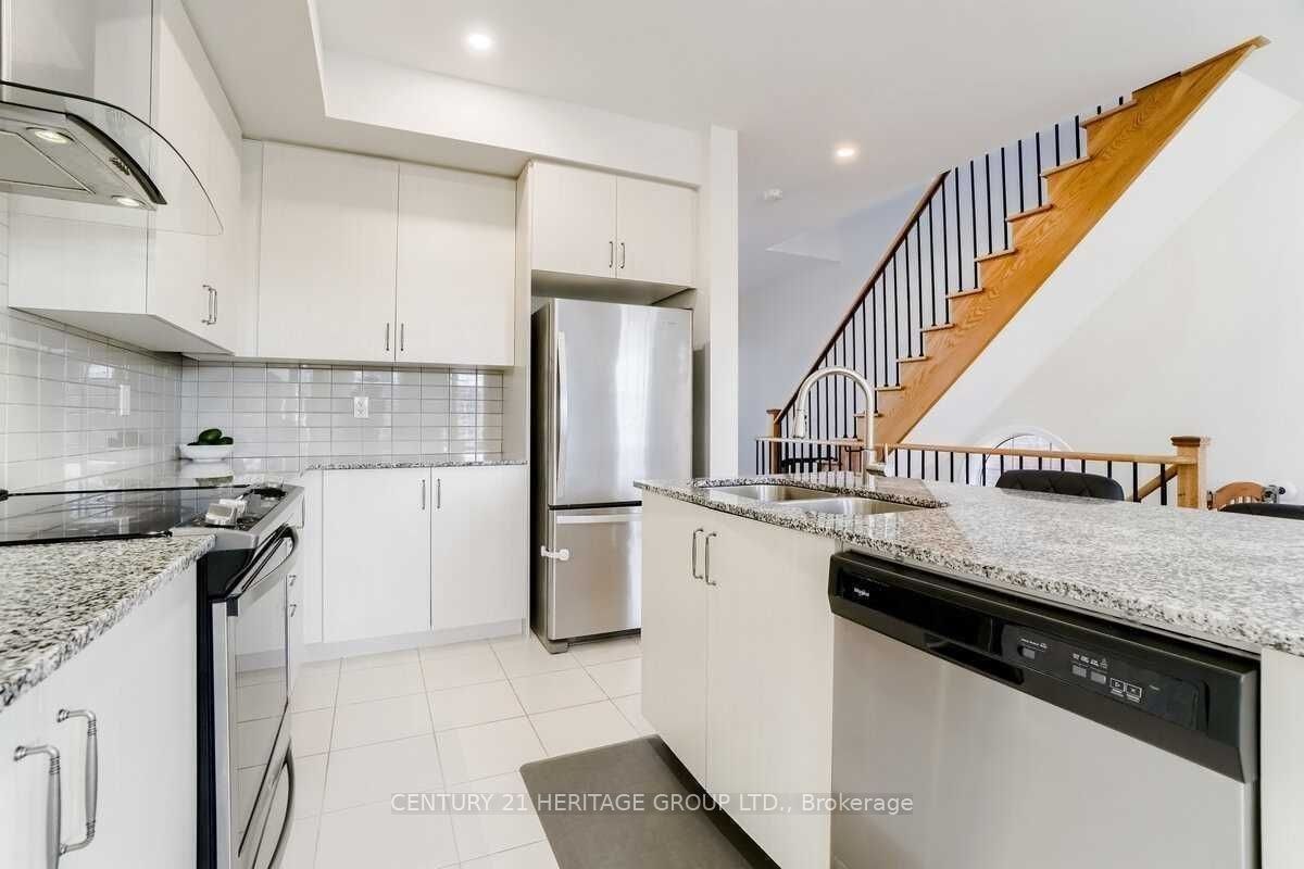 239 Harding Park, Newmarket, ON, L3Y 0E1 - 9
