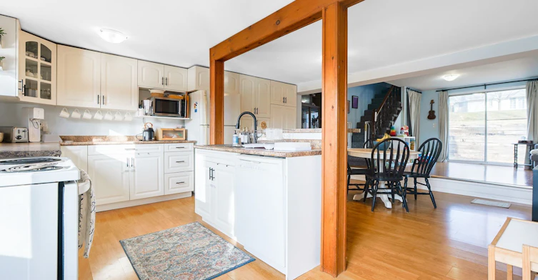 17 Valley Road, Whitchurch-Stouffville, ON, L4A 7X3 - 3