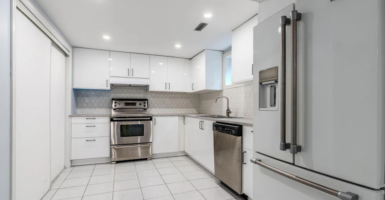6 Robert Street, Markham, ON, L3R 8Z3 - 3