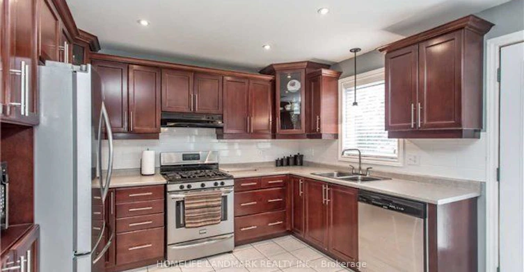 279 Chambers Crescent, Newmarket, ON, L3X 1T2 - 4