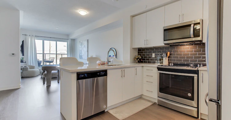 242-555 William Graham Dr Drive, Aurora, ON, L4G 7C4 - 9