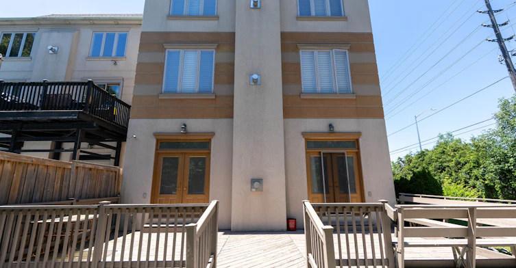 Main Floor-83 Elm Avenue, Richmond Hill, ON, L4C 6K8 - 5