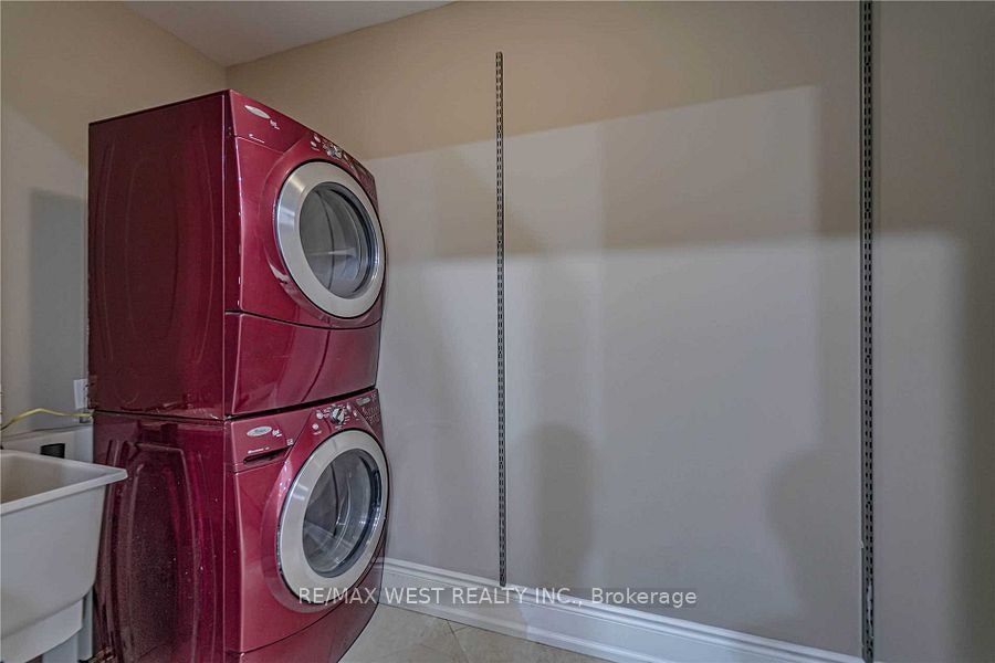 Main Floor-83 Elm Avenue, Richmond Hill, ON, L4C 6K8 - 18