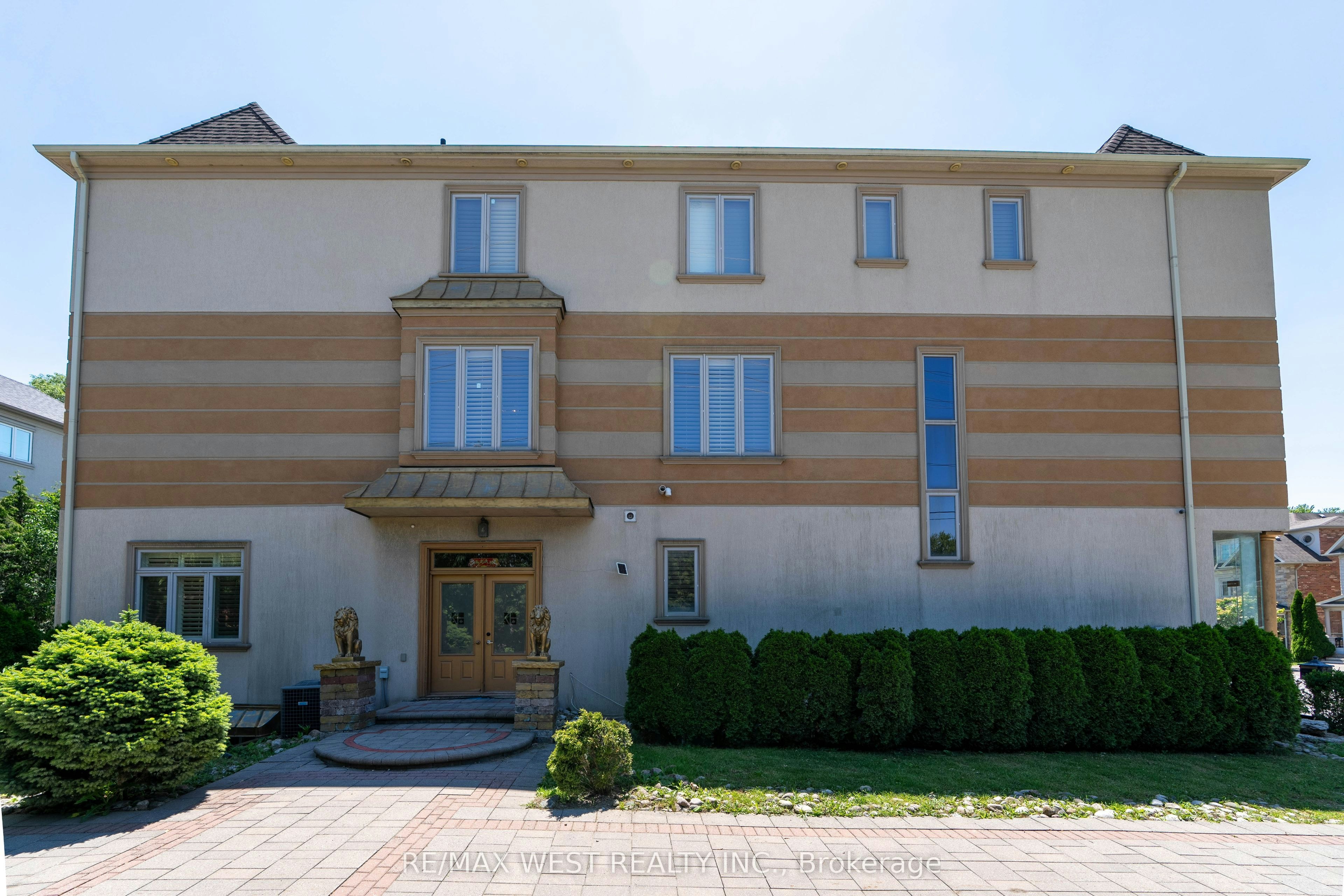 Main Floor-83 Elm Avenue, Richmond Hill, ON, L4C 6K8 - 2