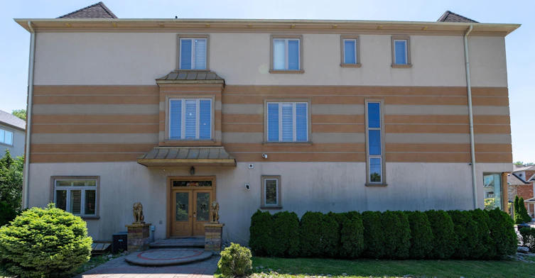 Main Floor-83 Elm Avenue, Richmond Hill, ON, L4C 6K8 - 2